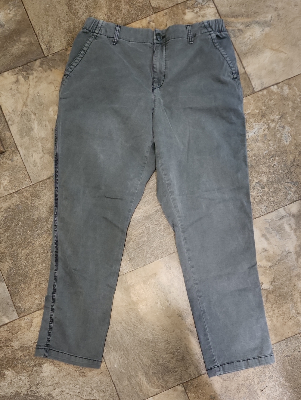Old Navy Women's Gray Straight-Leg Pants